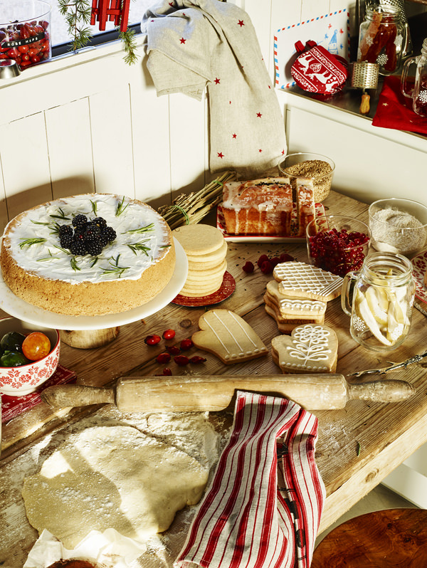 decoração de Natal branco e vermelho mesa posta Zara Home 19