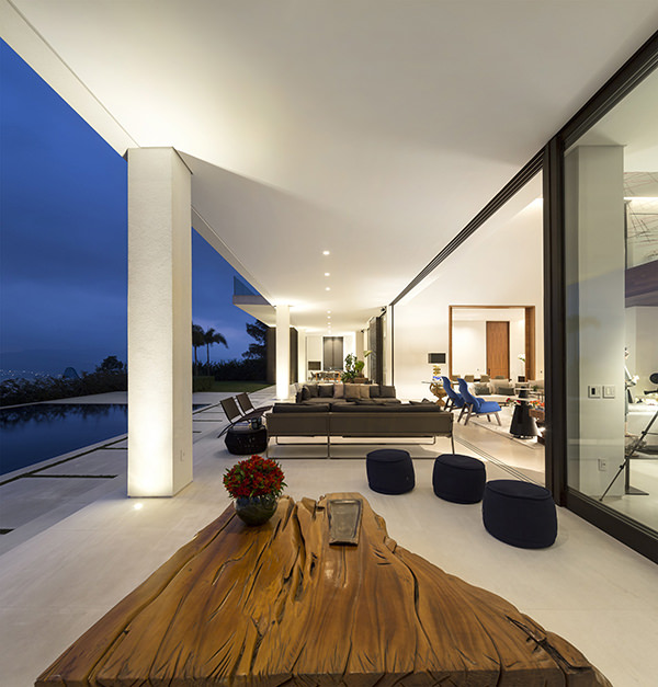 decoracao-casa-moderna-com-pe-direito-duplo-fernanda-marques-15