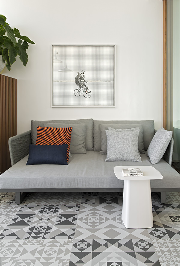 apartamento-com-decoracao-neutra-pecas-de-design-diego-revollo-30
