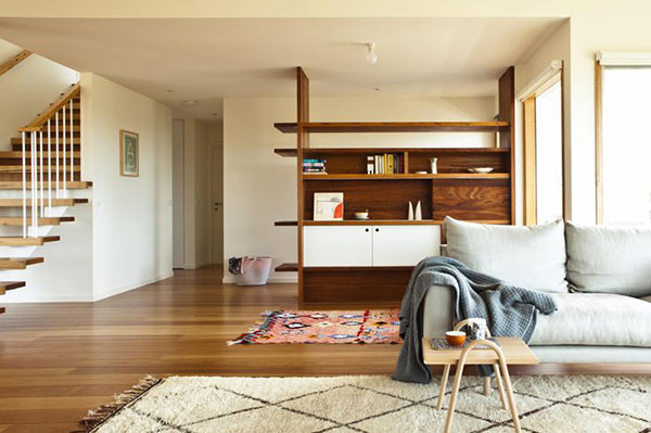 Decoração clean traz clima relax para casa de praia
