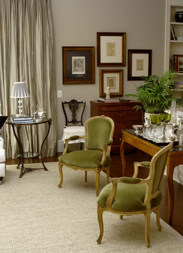 Decoração clássica e aconchegante em apartamento