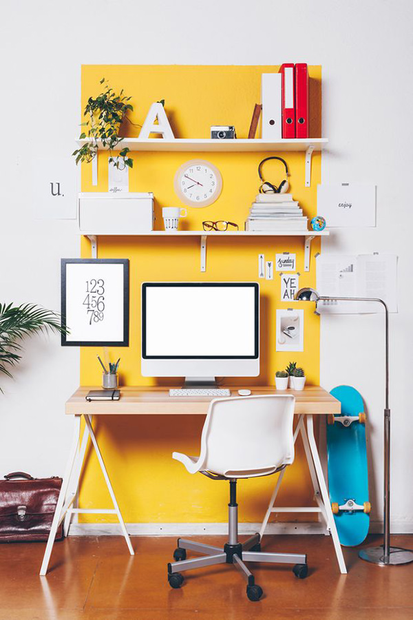 decoracao home office amarelo e branco