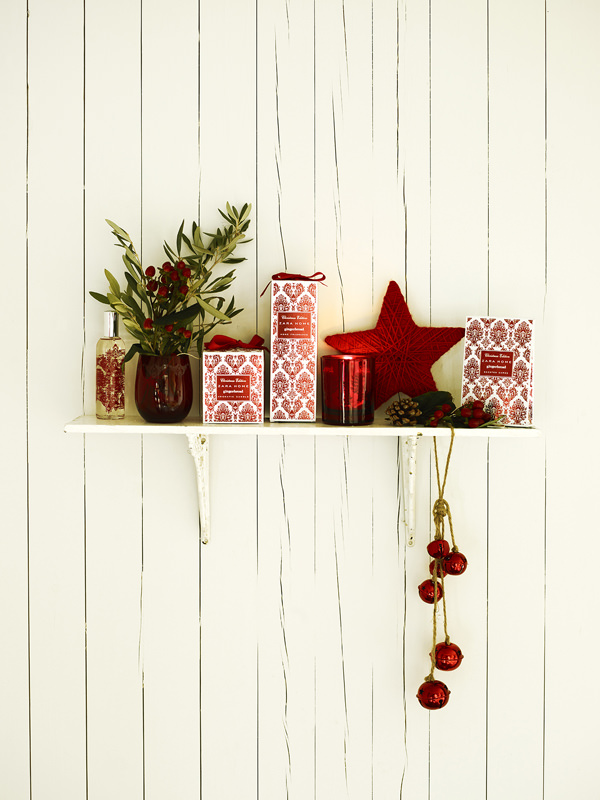 decoração de Natal branco e vermelho mesa posta Zara Home 10