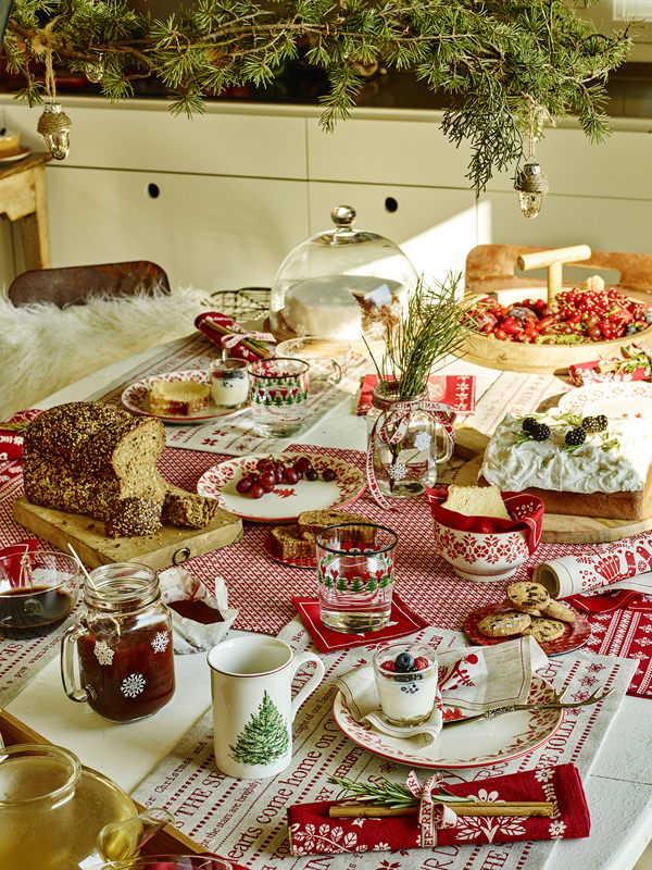 decoração de Natal branco e vermelho mesa posta Zara Home 16