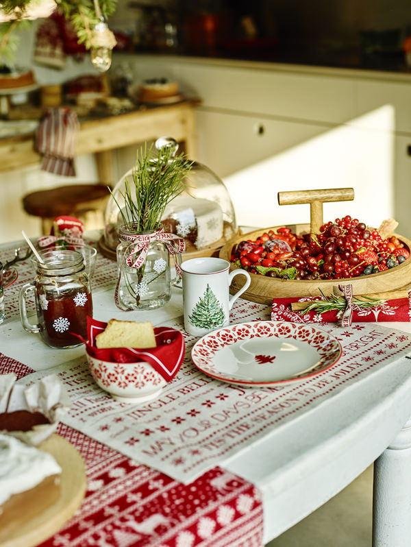 decoração de Natal branco e vermelho mesa posta Zara Home 18