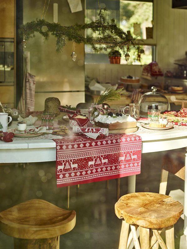 decoração de Natal branco e vermelho mesa posta Zara Home 17