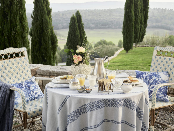 Decoração em azul e branco marca a nova coleção da Zara Home
