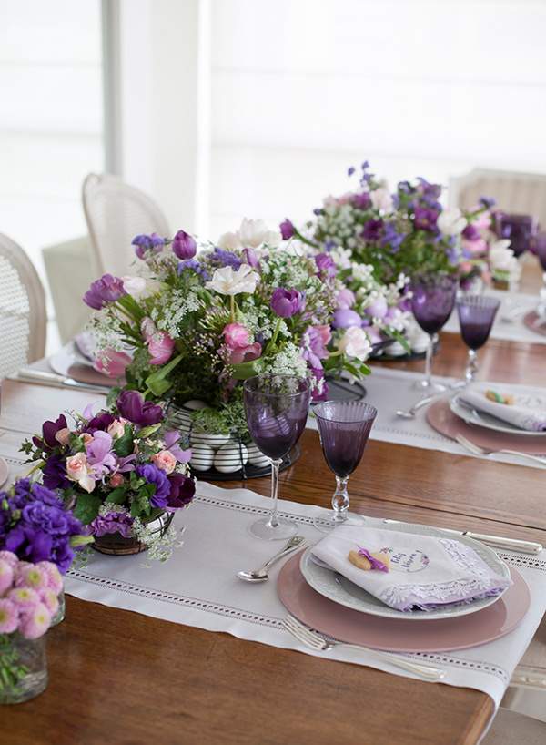 decoracao-mesa-de-pascoa-almoco-em-tons-de-violeta-e-rosa-provence-2