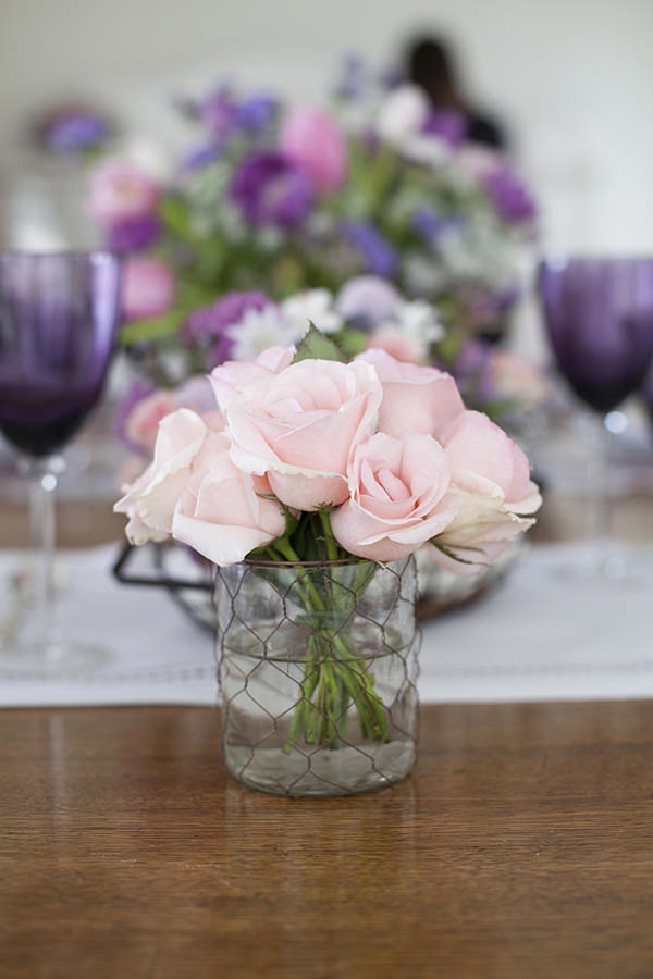 decoracao-mesa-de-pascoa-almoco-em-tons-de-violeta-e-rosa-provence-8