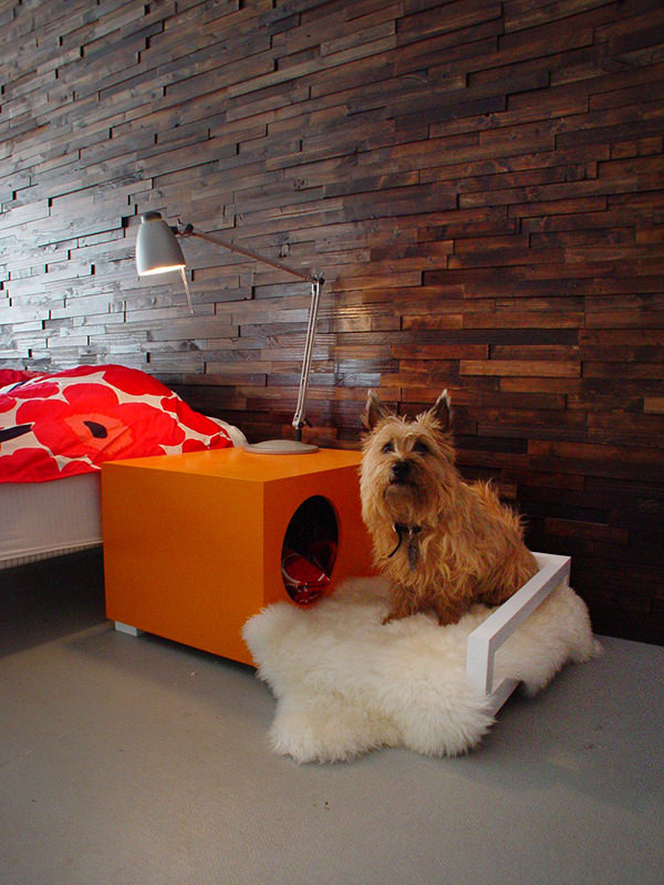 Mesa lateral com cama de cachorro, Mesa de cabeceira com cama de